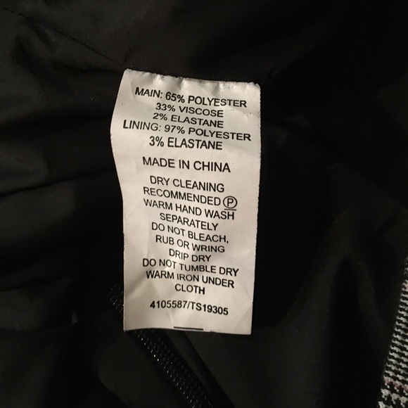 *Tokito* Size 12 plaid/houndstooth asymmetrical skirt. - Picture 8 of 10